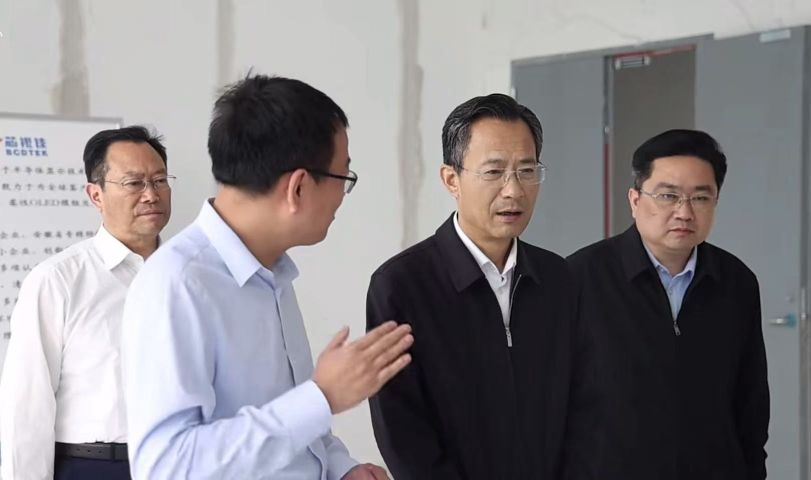 淮南市委副書記、市長張志強赴芯視佳督導硅基OLED項目建設情況